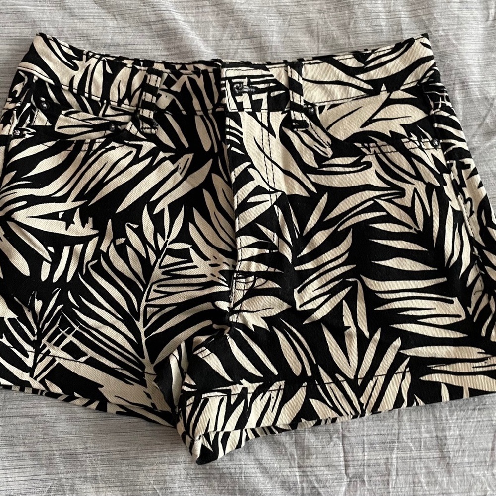 Floral print denim shorts